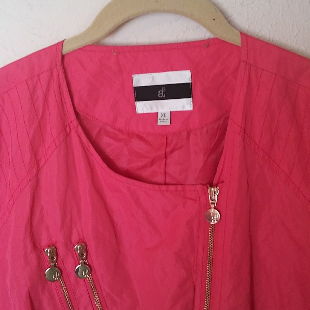 Jacket - Picture 2 of 4